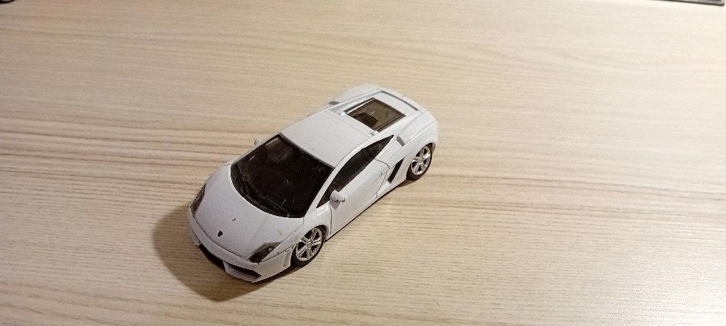 Lamborghini Gallardo model skala 1:43