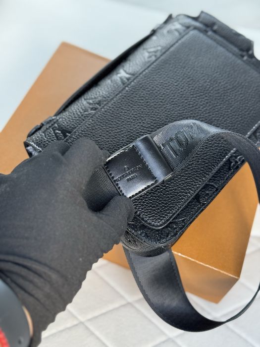 Мужская нагрудная сумка слинг Louis Vuitton