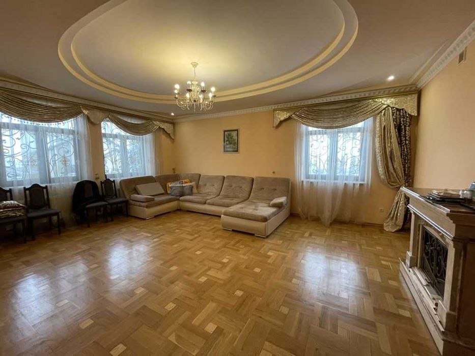 Здам окремий будинок з гаражем