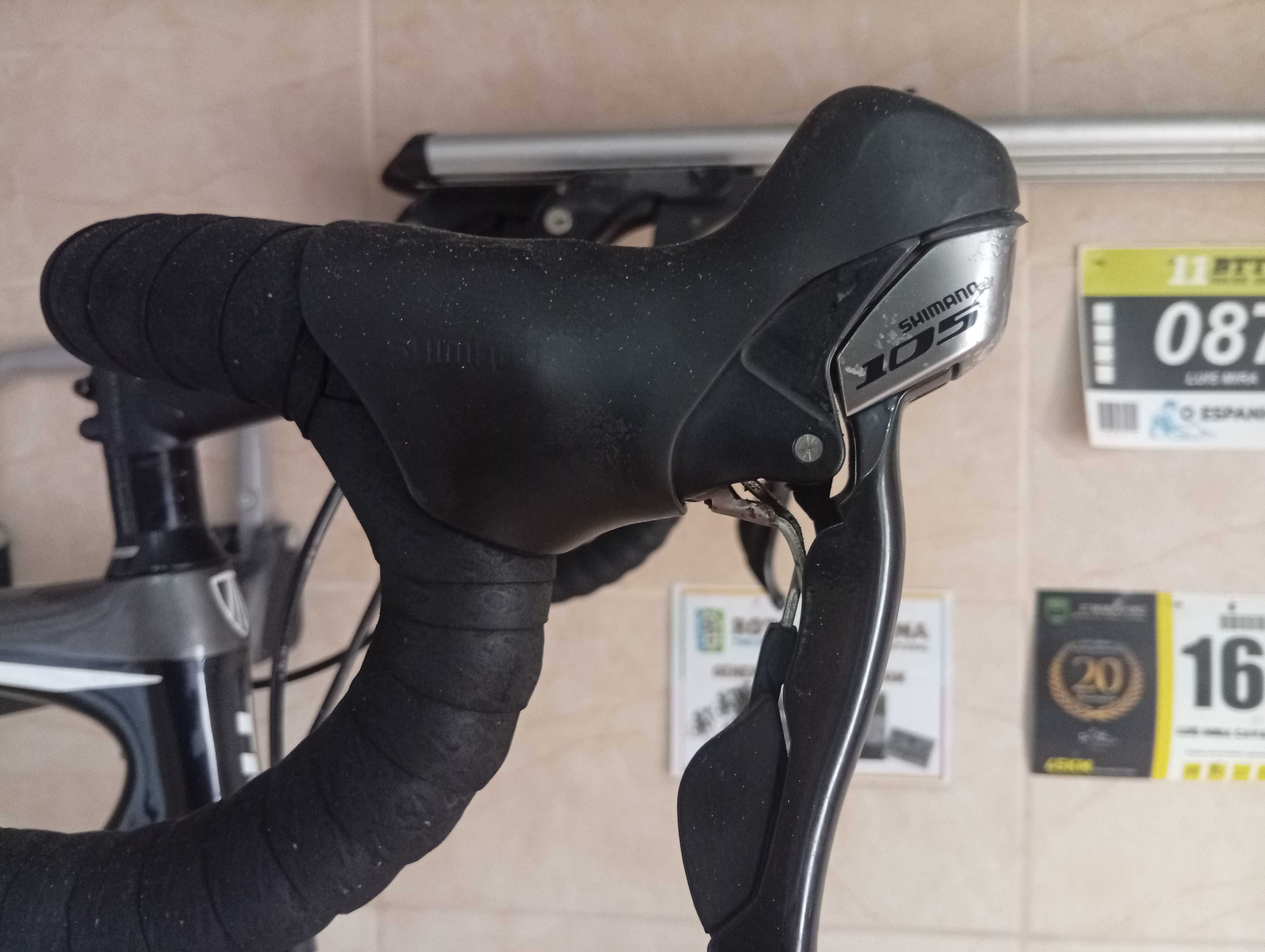 Bike Estrada full carbono como nova