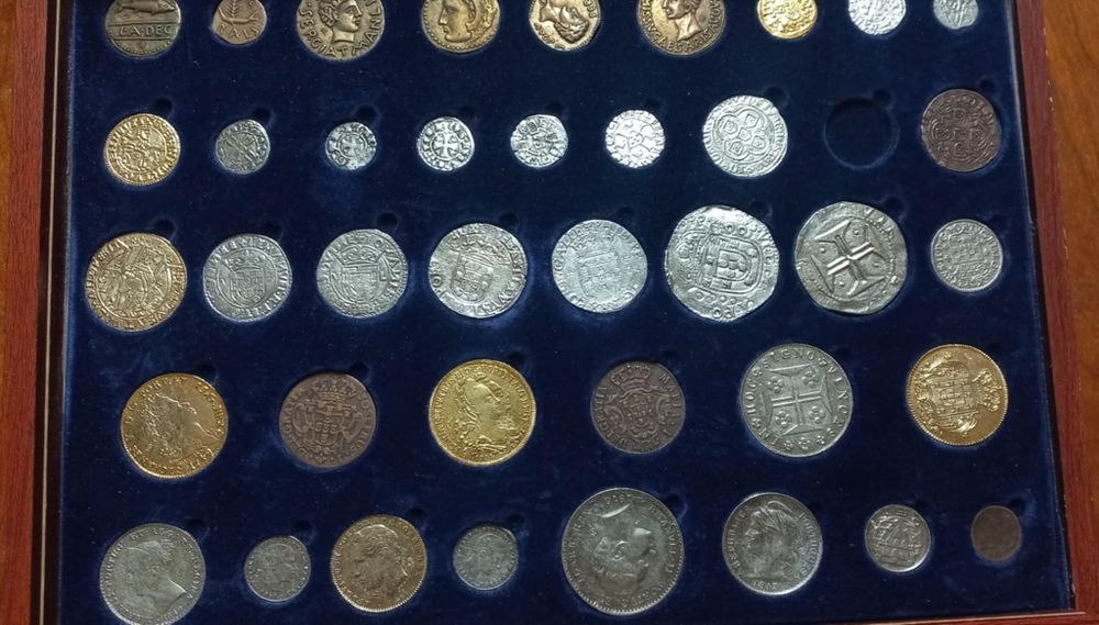 Coleção de réplicas de moedas