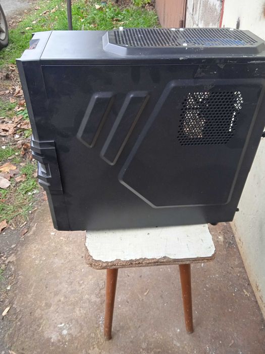 Продам корпус комп'ютера з кулєрами.