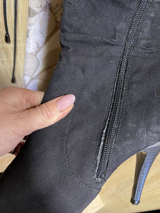 Замшеві ботфорти.