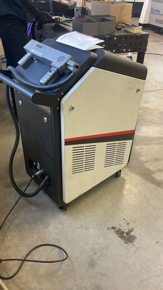 Acctek akq 100 laser usuwanie rdzy farb lakierow itp