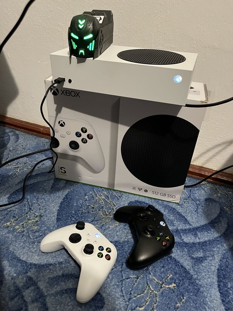 Продам Xbox Series S 512 gb