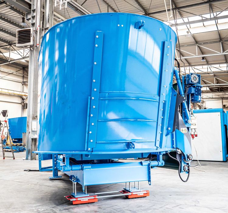 Elektryczny Stacjonarny Wóz Paszowy EUROMILK Rino FX800 HD (8m3)