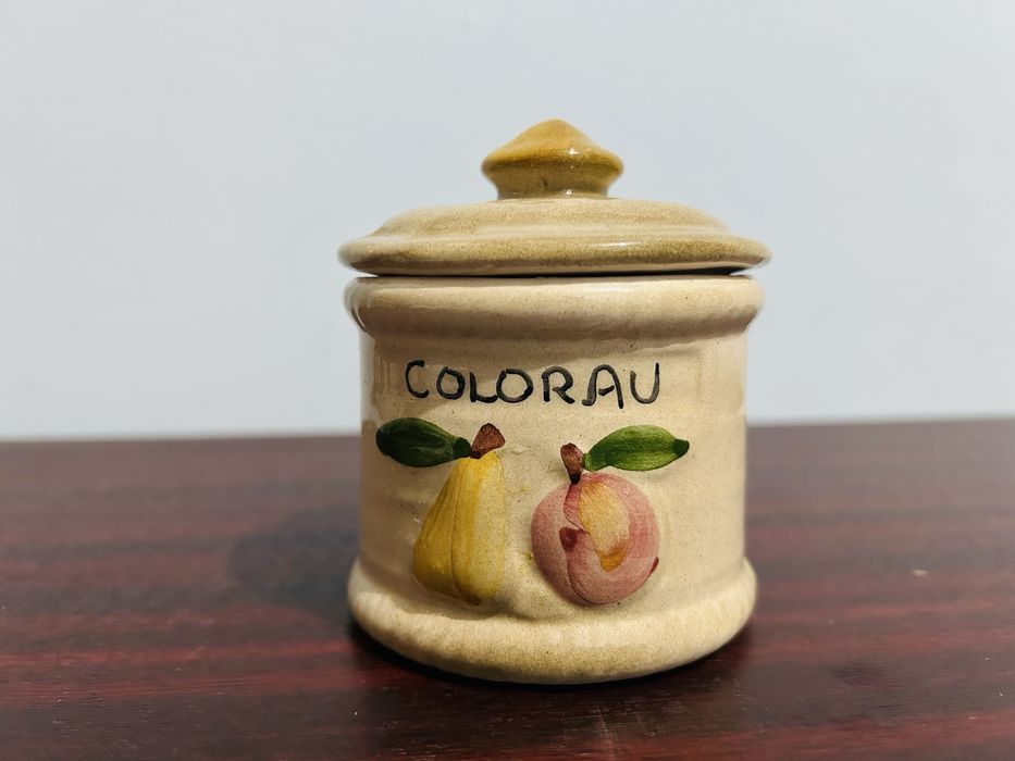 Pote para guardar colorau em ceramica