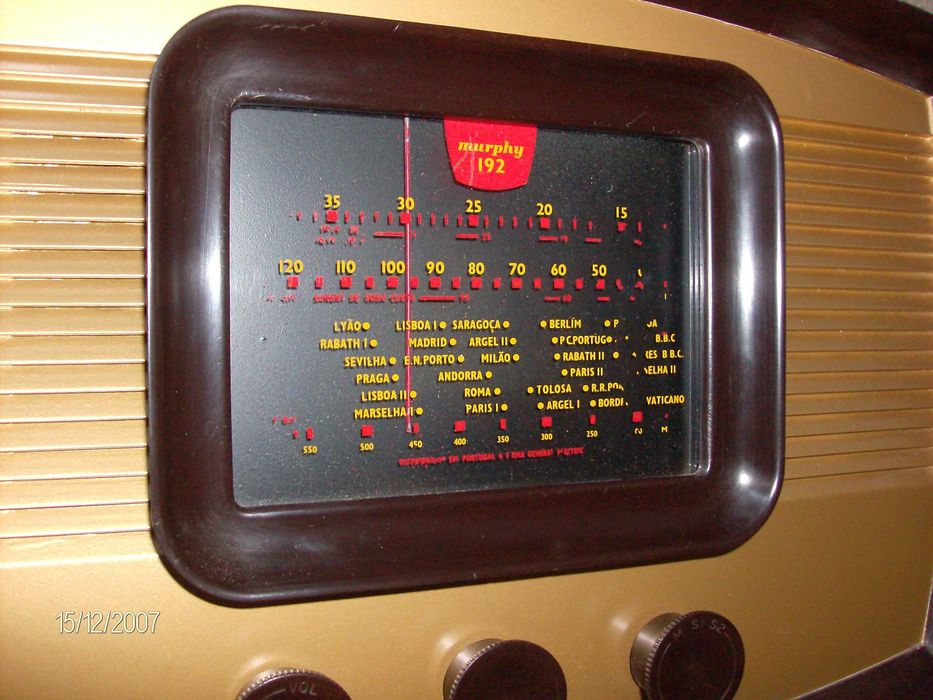 Rádio antigo de colecção Murphy 192
