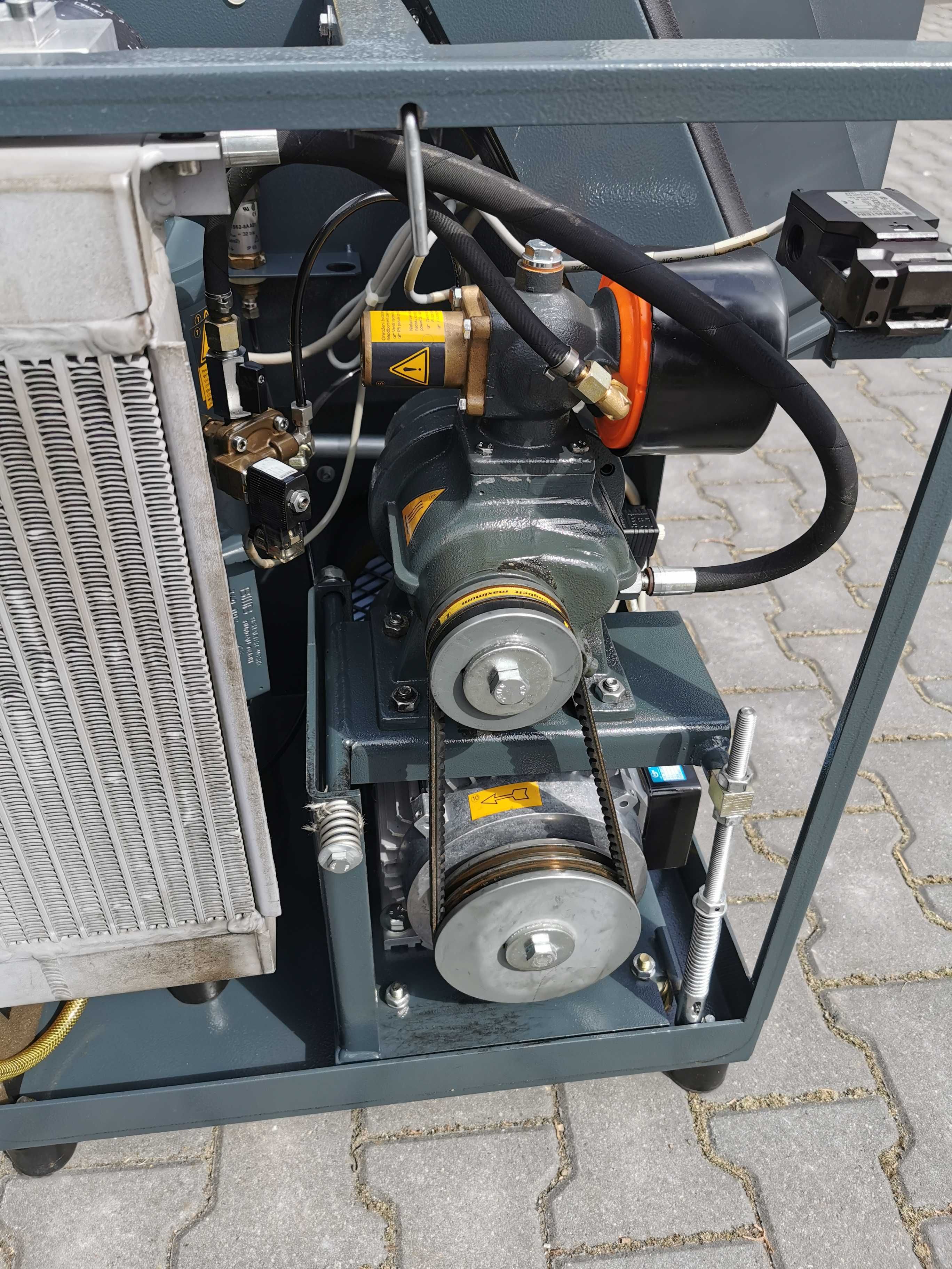 KAESER SM8  5,5kw  900l/min Sprężarka śrubowa 8 BAR kompresor śrubowy