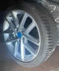 Komplet koła: opony całoroczne stan bdb R 18 225/40 Goodyear z felgami