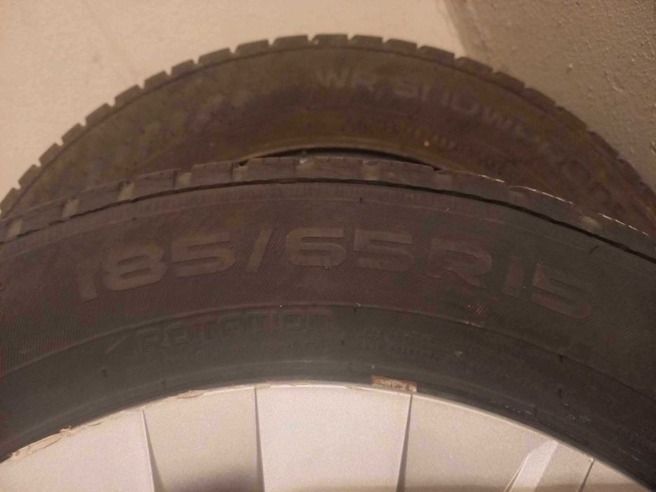 Para opon zimowych z 2021 roku + jedna w gratisie! 185/65 R15