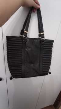 Czarna torebka shopper