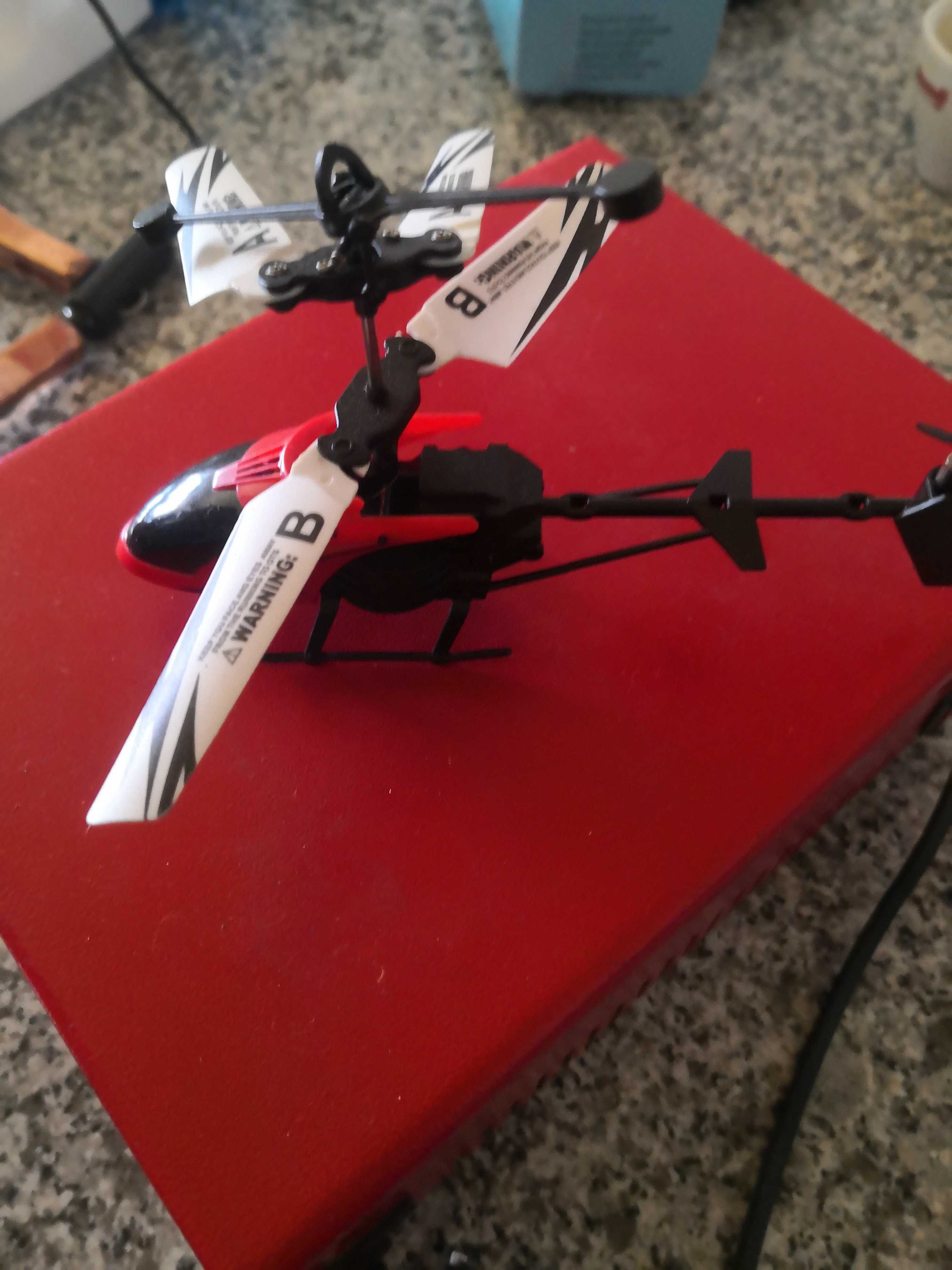 Vendo Helicóptero Telecomandado-BAIXA PREÇO!