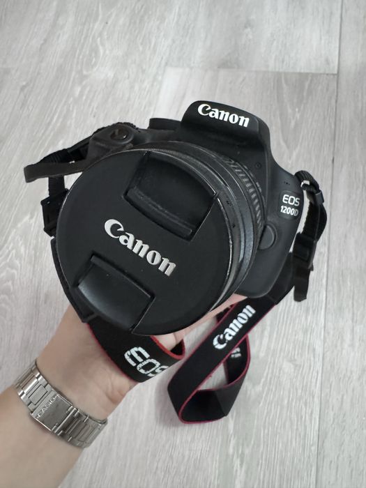 Canon 1200D camara