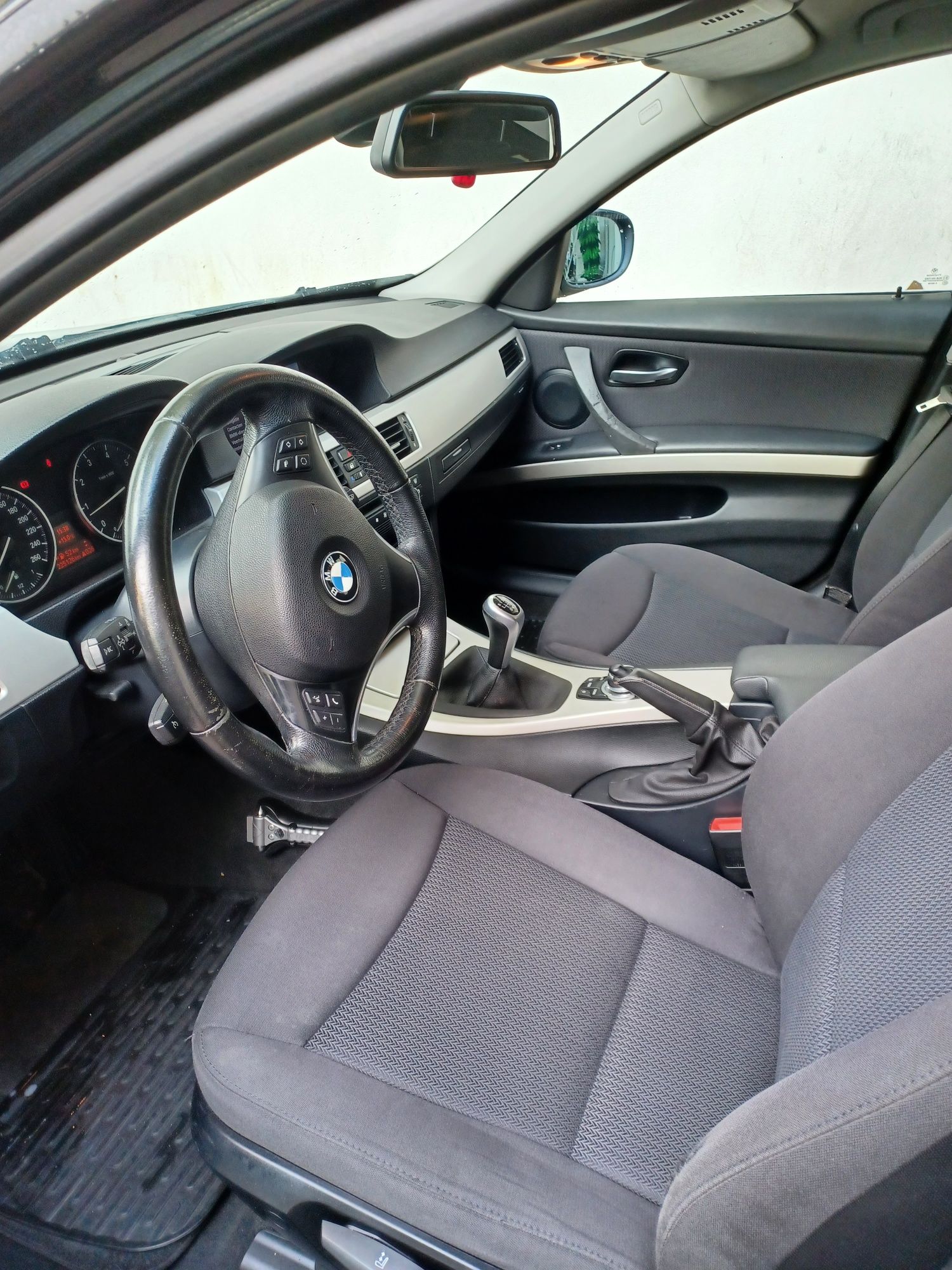 BMW 316i Touring E91 com GPS c/ novo  c/ garantia