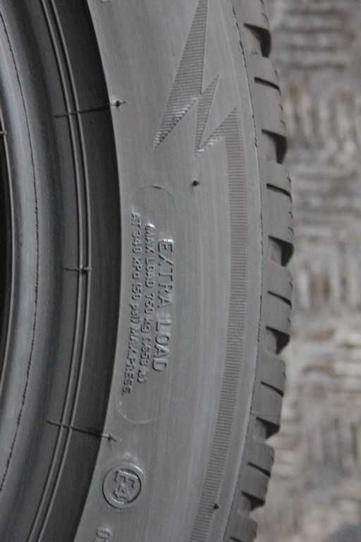 235/45/18 Bridgestone Blizzak LM005 235/45 R18 98V XL 2022r