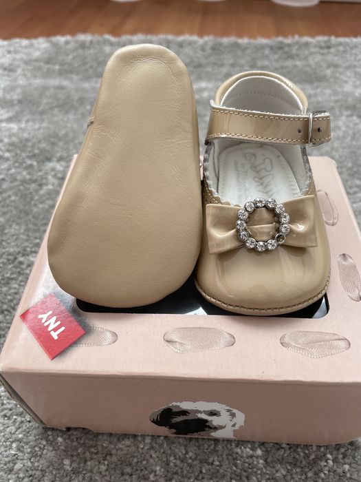 Sapatinho bébé Tamanho 17 TNY