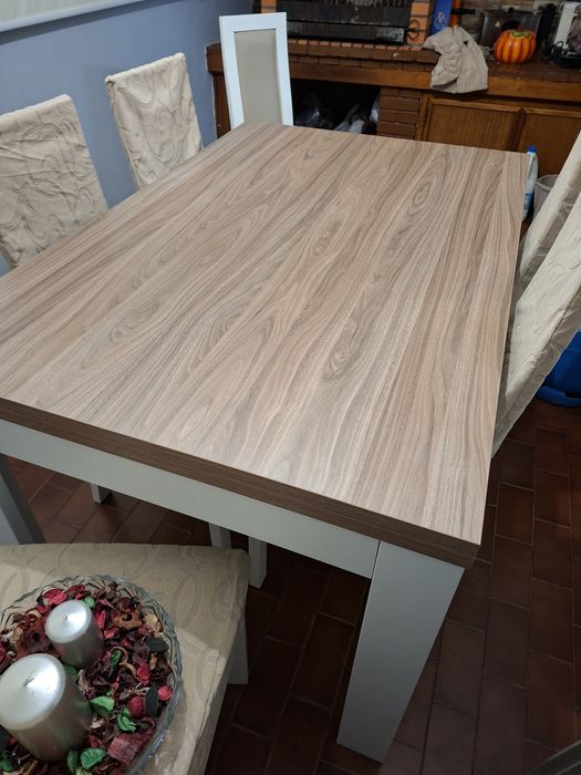 Mesa extensivel com 6 cadeiras