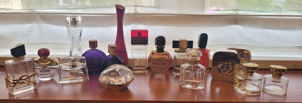 Oryginalne flakony po perfumach 17 sztuk