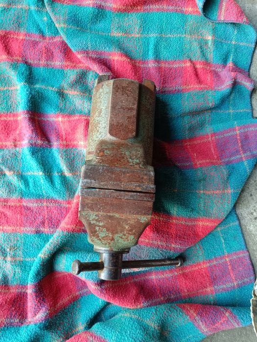 Imadło przemysłowe ślusarskie niemieckie Orion 50kg + podnośnik 125mm