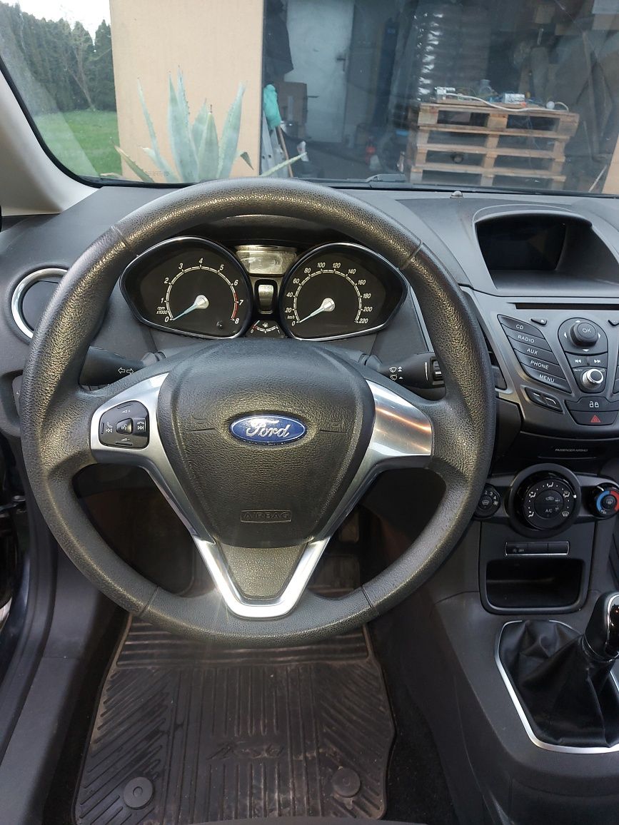 Ford fiesta  2013 1.0 100 KM .