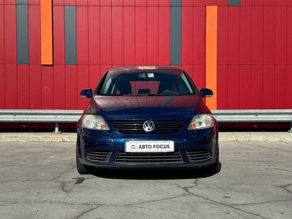 В продажі Volkswagen Golf Plus 2006 року випуску.