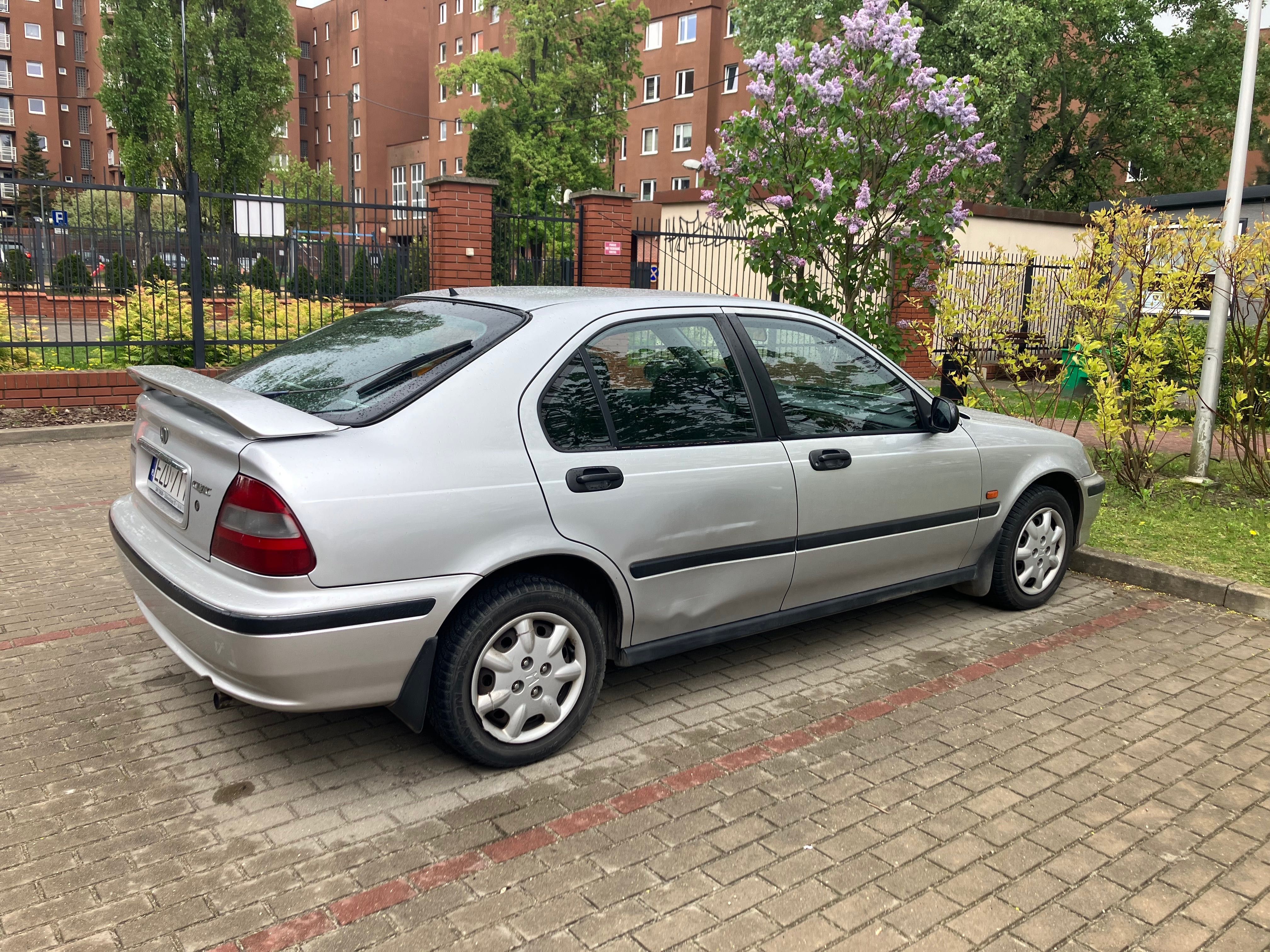 Honda Civic / 2000r / sedan / elektryczne szyby / klima / polski salon