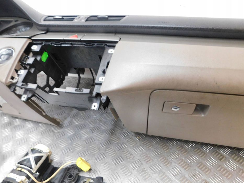 deska rozdzielcza airbag napinacze vw passat b6