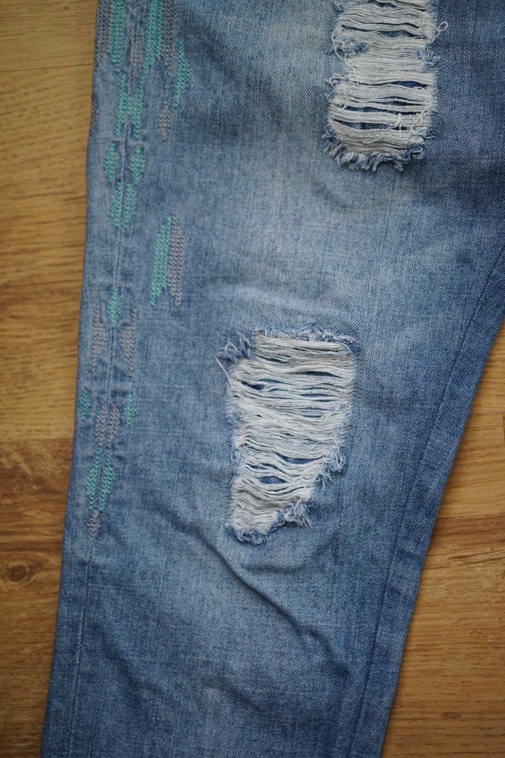 Spodnie jeansy Sublevel dziury przetarcia boyfriend 100% bawełna S