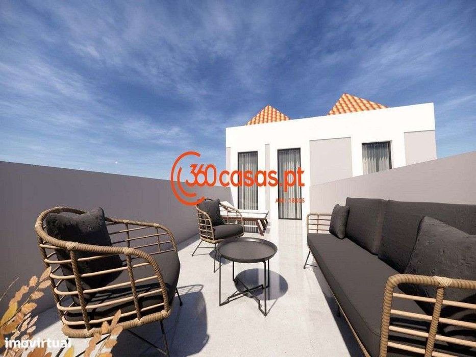 Moradia T4 com piscina e estacionamento na Horta das Figuras, Faro