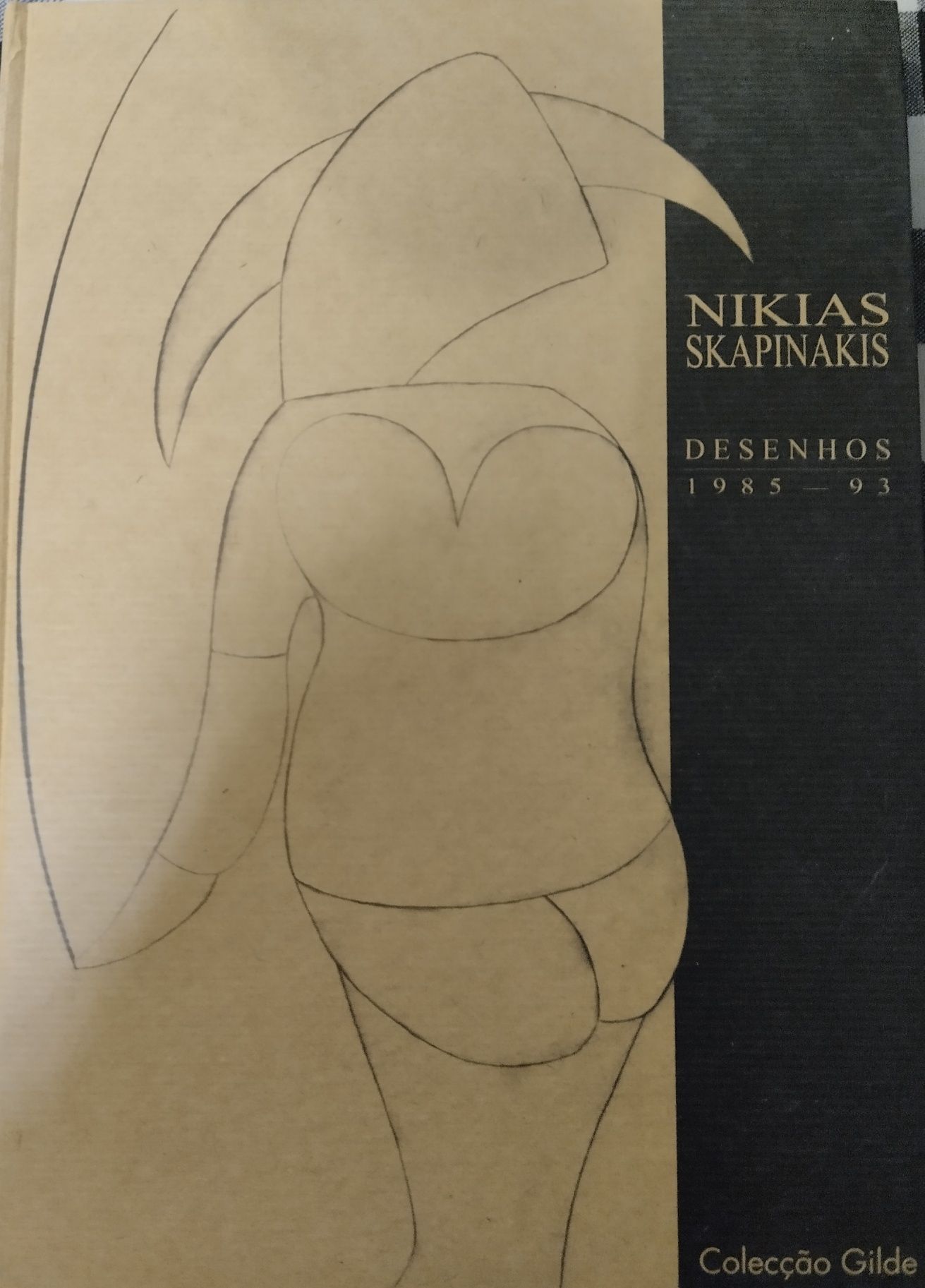 Livro com esboços e desenhos de Nikias Skapinakisu