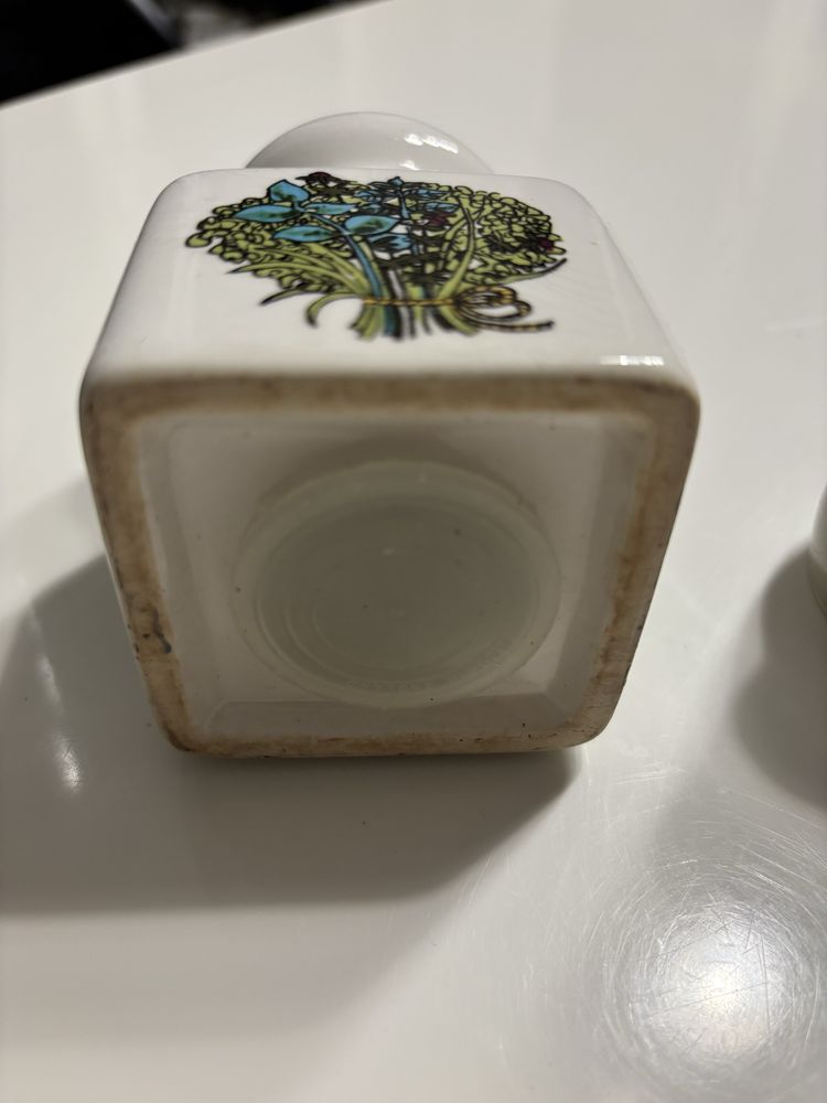 Porcelanowe pieprznik, solniczki