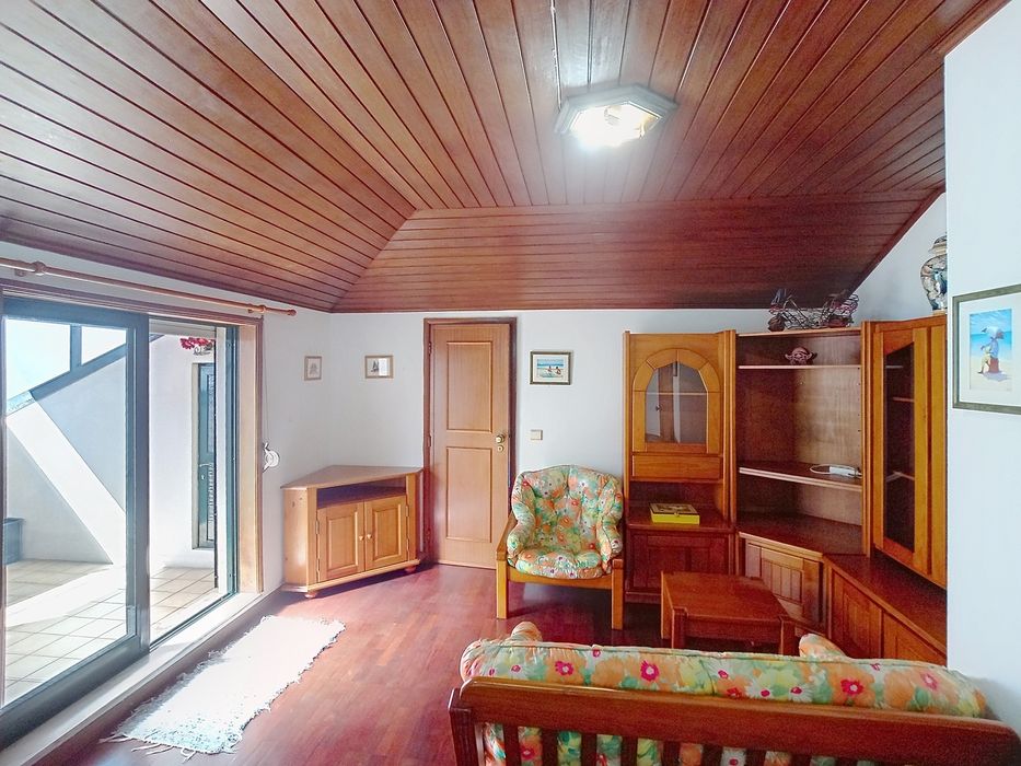 Apartamento T0 + 1 com elevador