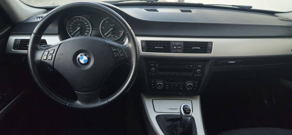 BMW Série 3 Touring 316d 2012