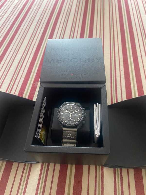 Explore Omega x Swatch Mercury: Speedmaster DNA in Gray
