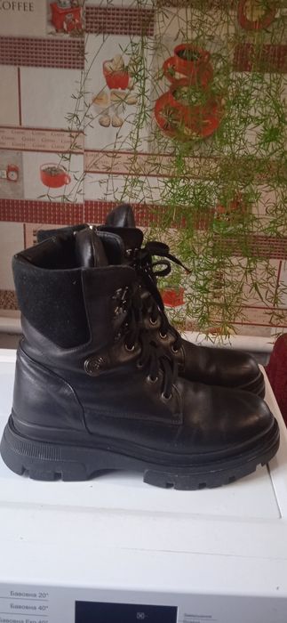 Жіночі чоботи,ботинки шкіряні.