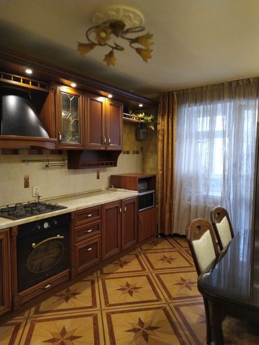 3-х комнатная в кирпичном дома на Высоцкого/Сахарова (2-870-569)