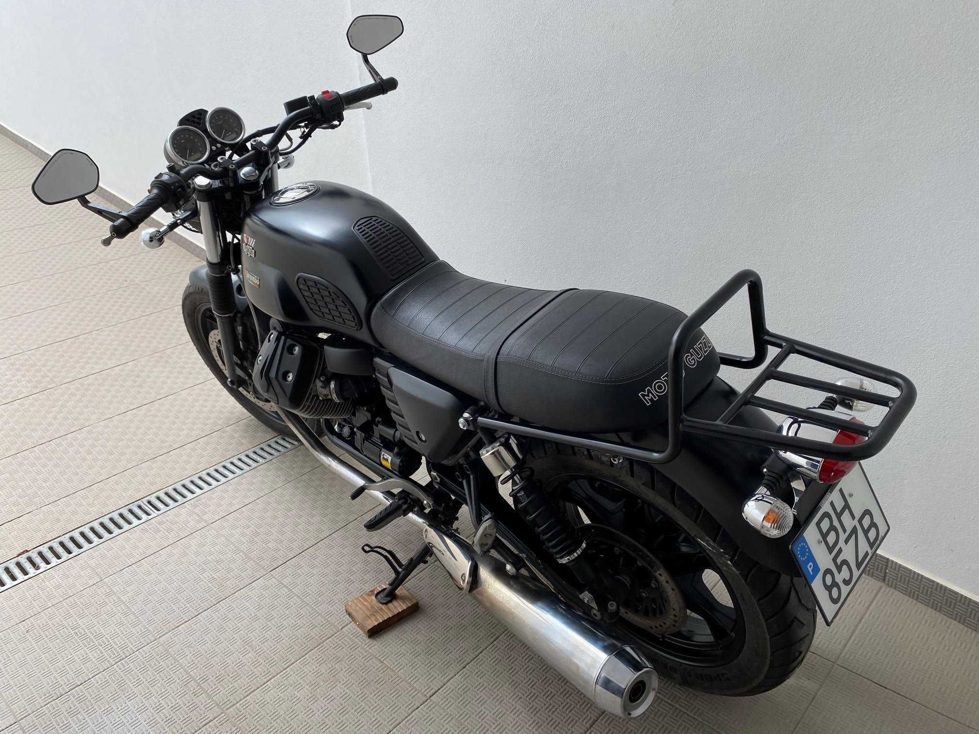 Moto Guzzi V7 Stone (Única limitada carta A2)