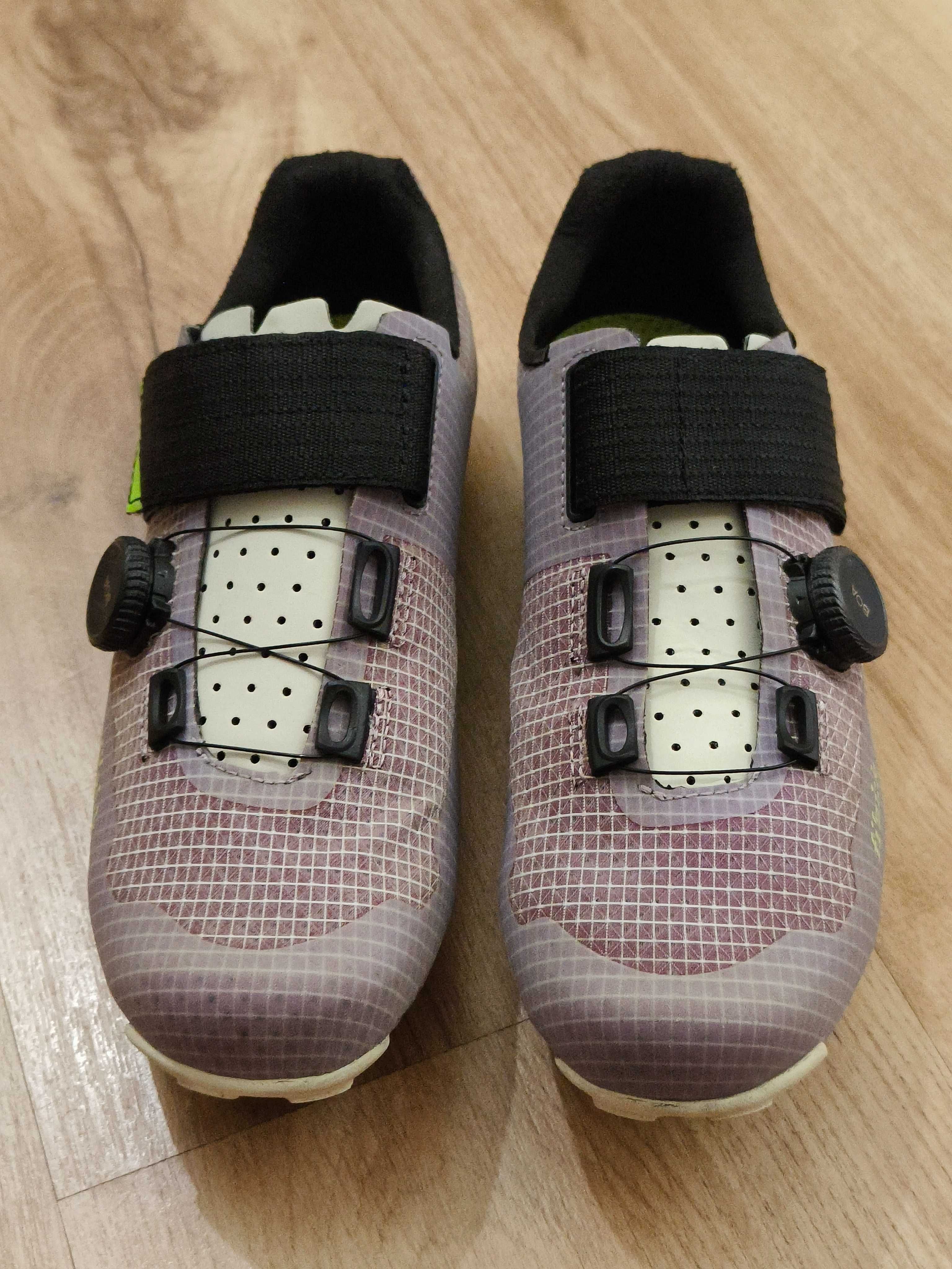 Sapatos de MTB Fizik Vento Ferox Carbon