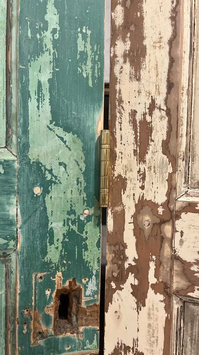 Biombo exclusivo em portas vintage decapadas