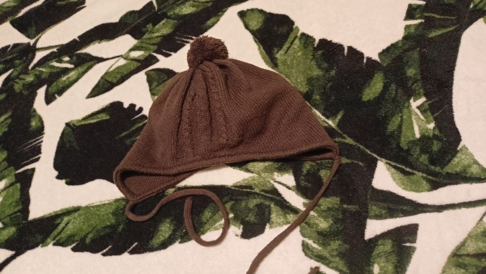 Czapka zimowa brązowa zawiazywana