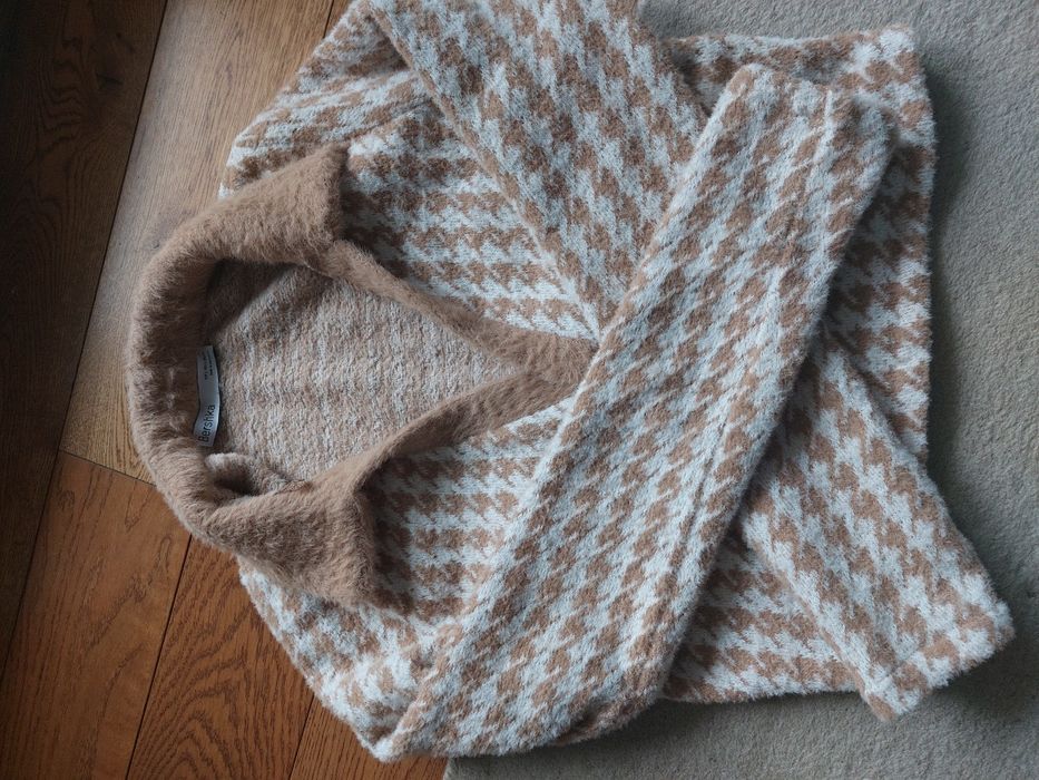 Sweter typu crop Bershka