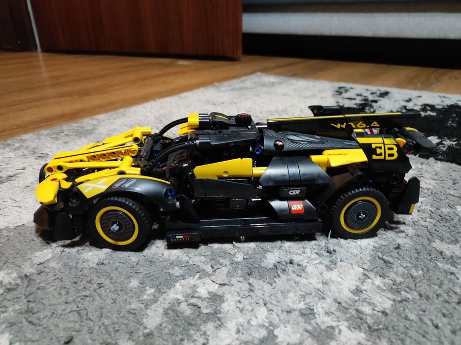 LEGO Technic 42151 Bugatti