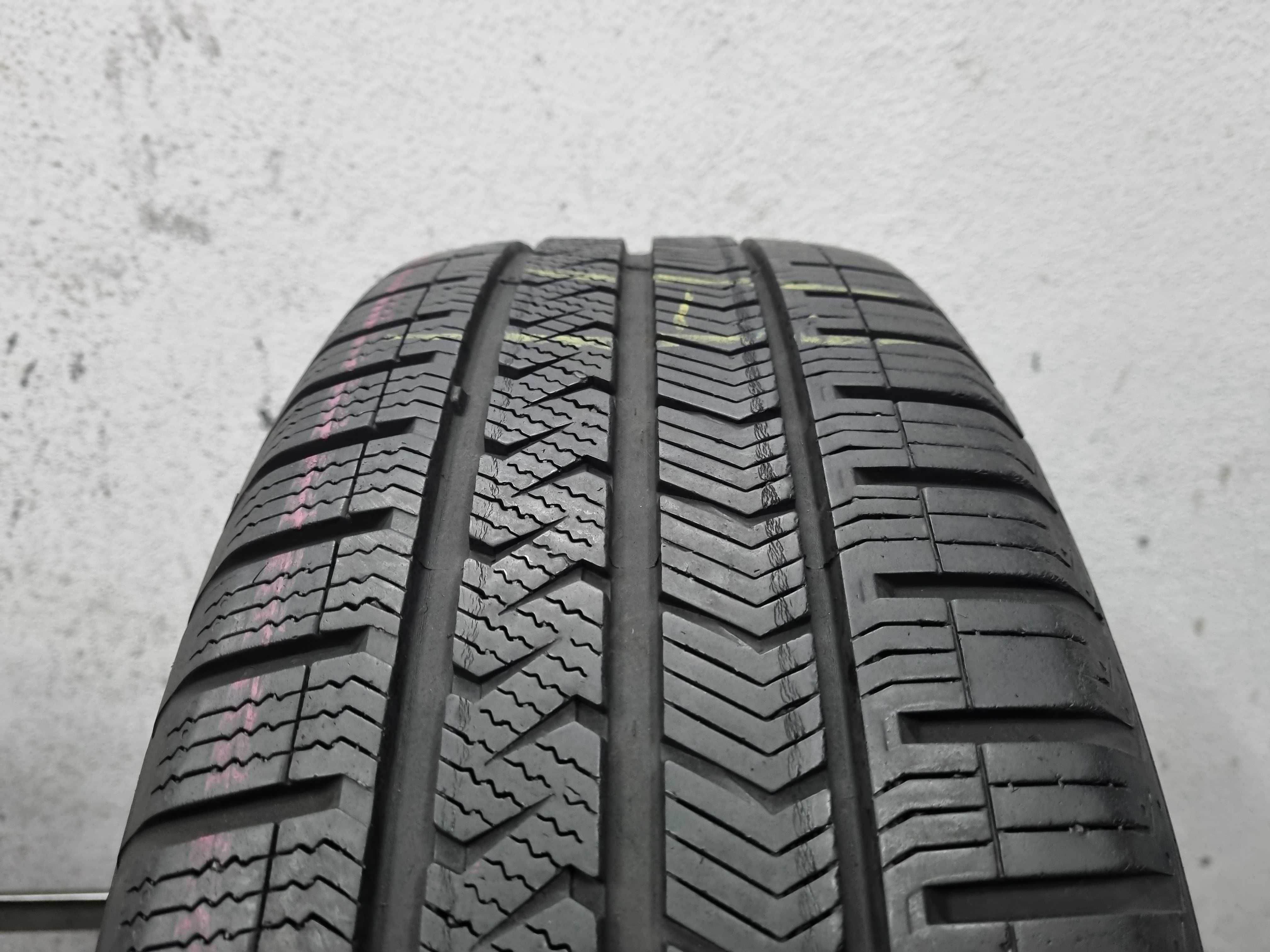 215/60/16 99H Vredestein Quatrac 5 D.2119
