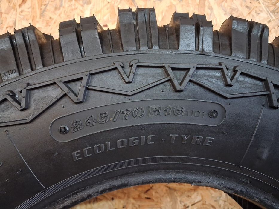 Opony terenowe  245 70 R16