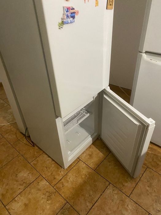 Frigorífico semi novo