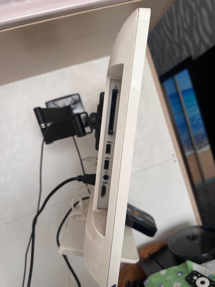 Телевізор Philips 22PFL3517H/12 з ТВ приставкою та кріпленням!