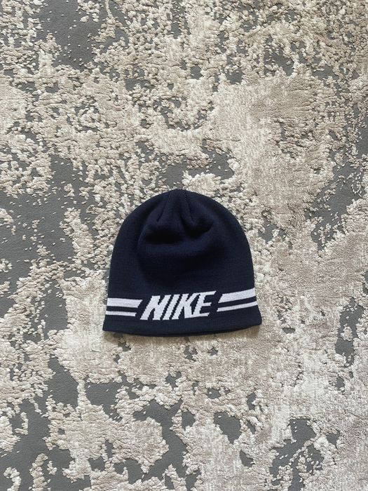 Шапочка NIKE в чудовому стані
