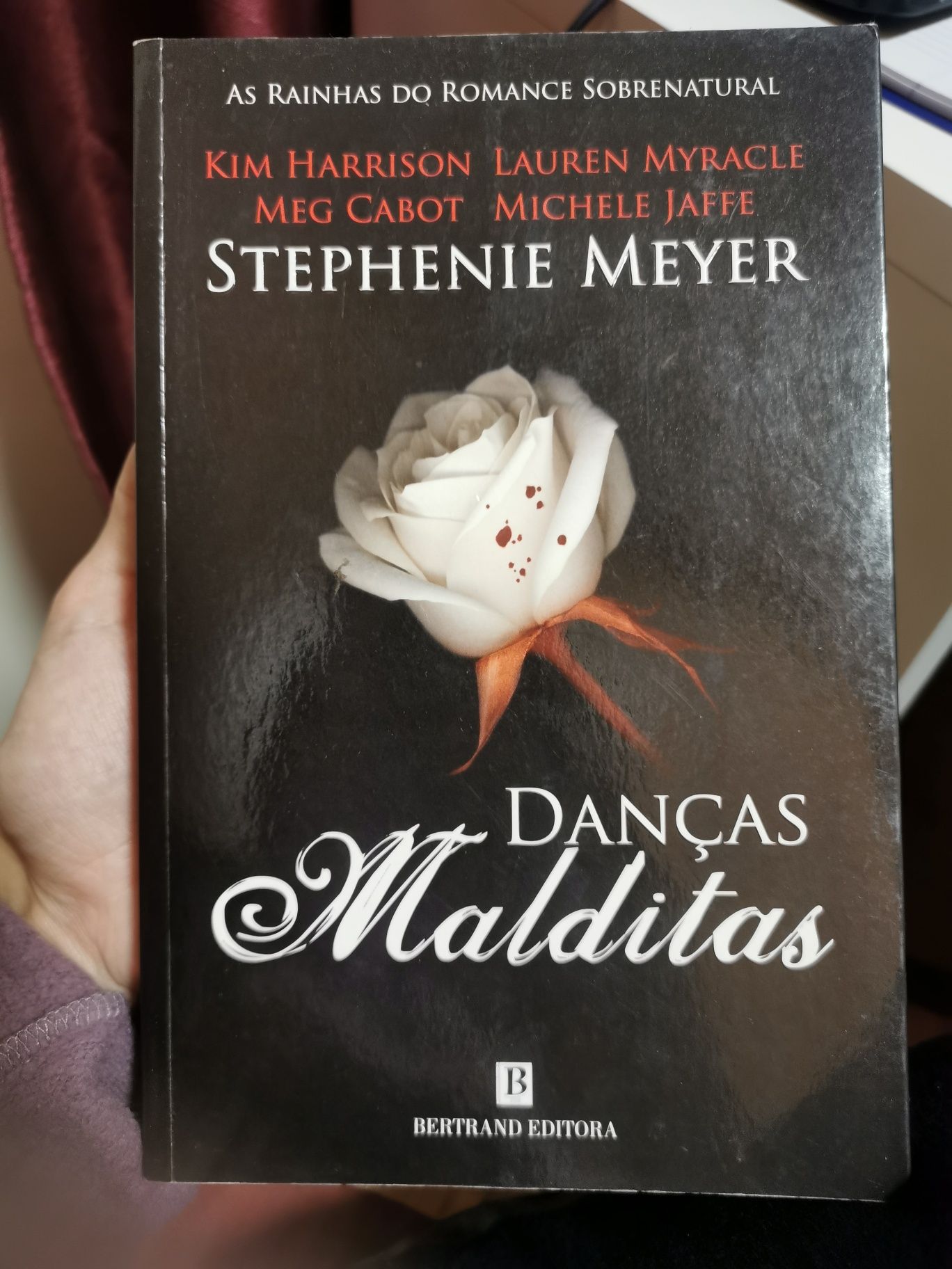 Danças Maltidas - STEPHENIE MEYER