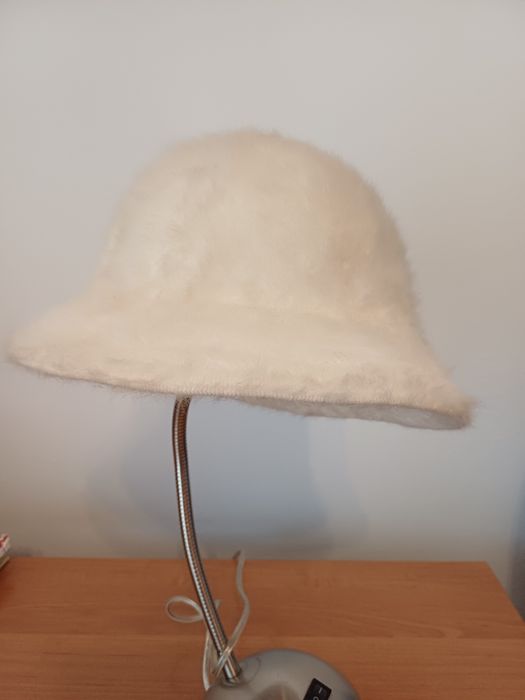 Biały kapelusik nowy